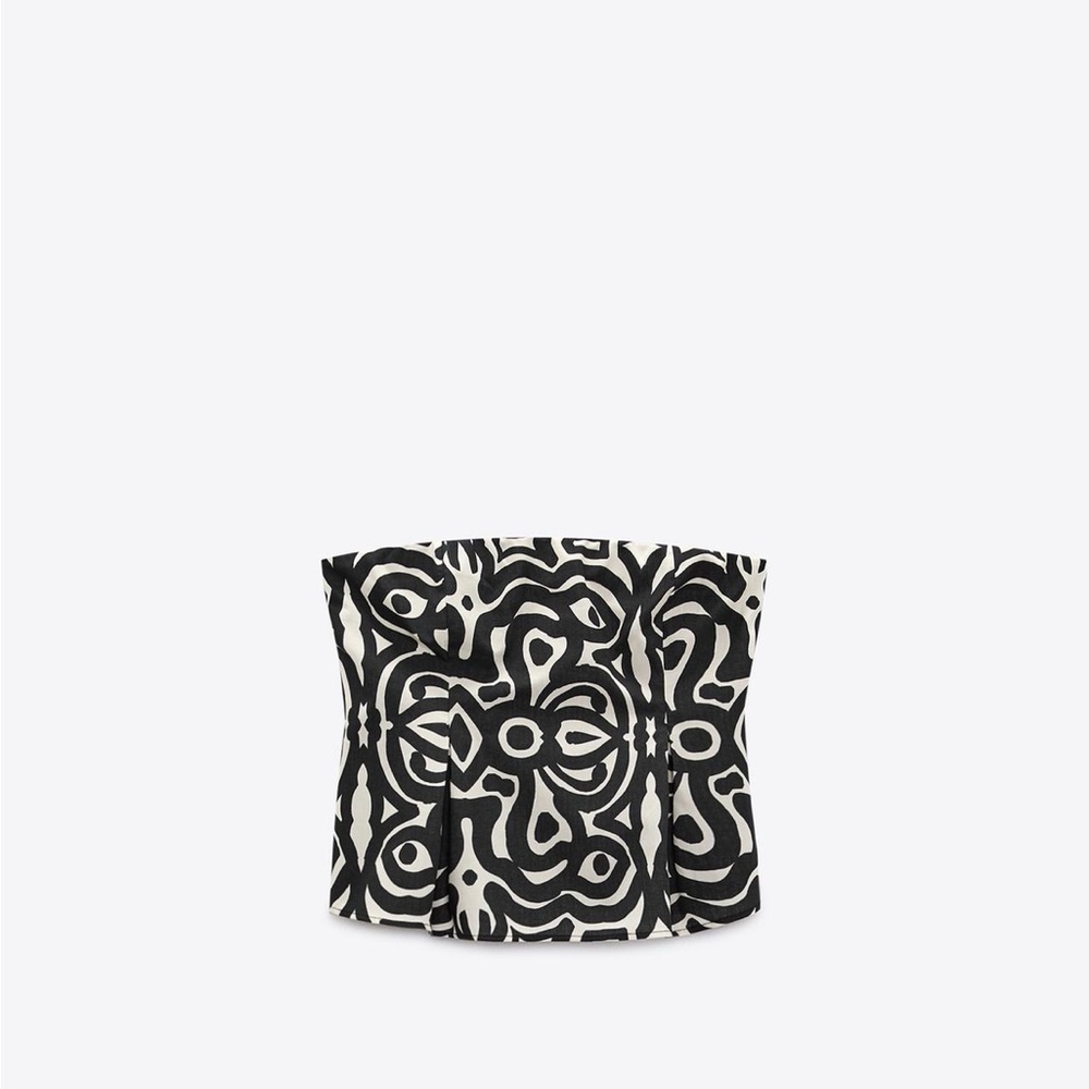 Black and White Patterned Strapless Top